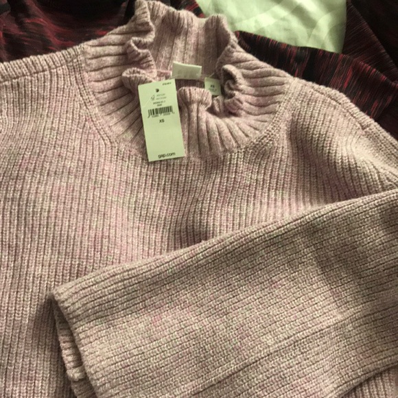 GAP Ruffle Mockneck Pullover Sweater - Picture 2 of 2
